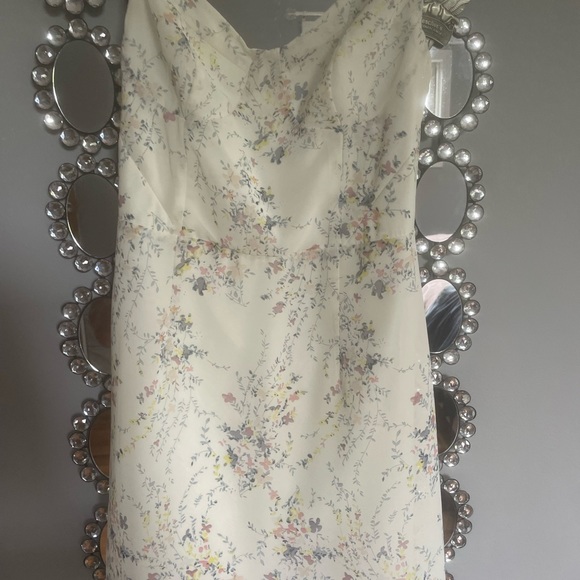 Superdown white with light floral mini dress. New without tags. - Picture 3 of 5
